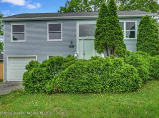 6 Commodore Ct, Barnegat, NJ 08005