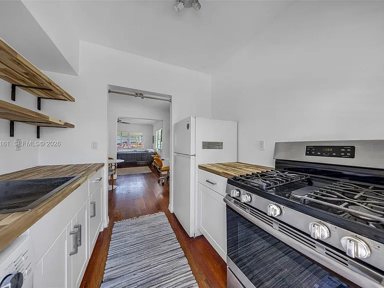 901 Meridian Ave #207 — Photo 18