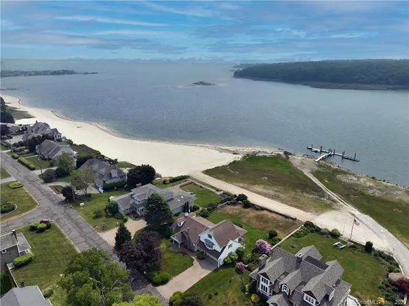 189 Neptune Drive, Groton, CT 06340