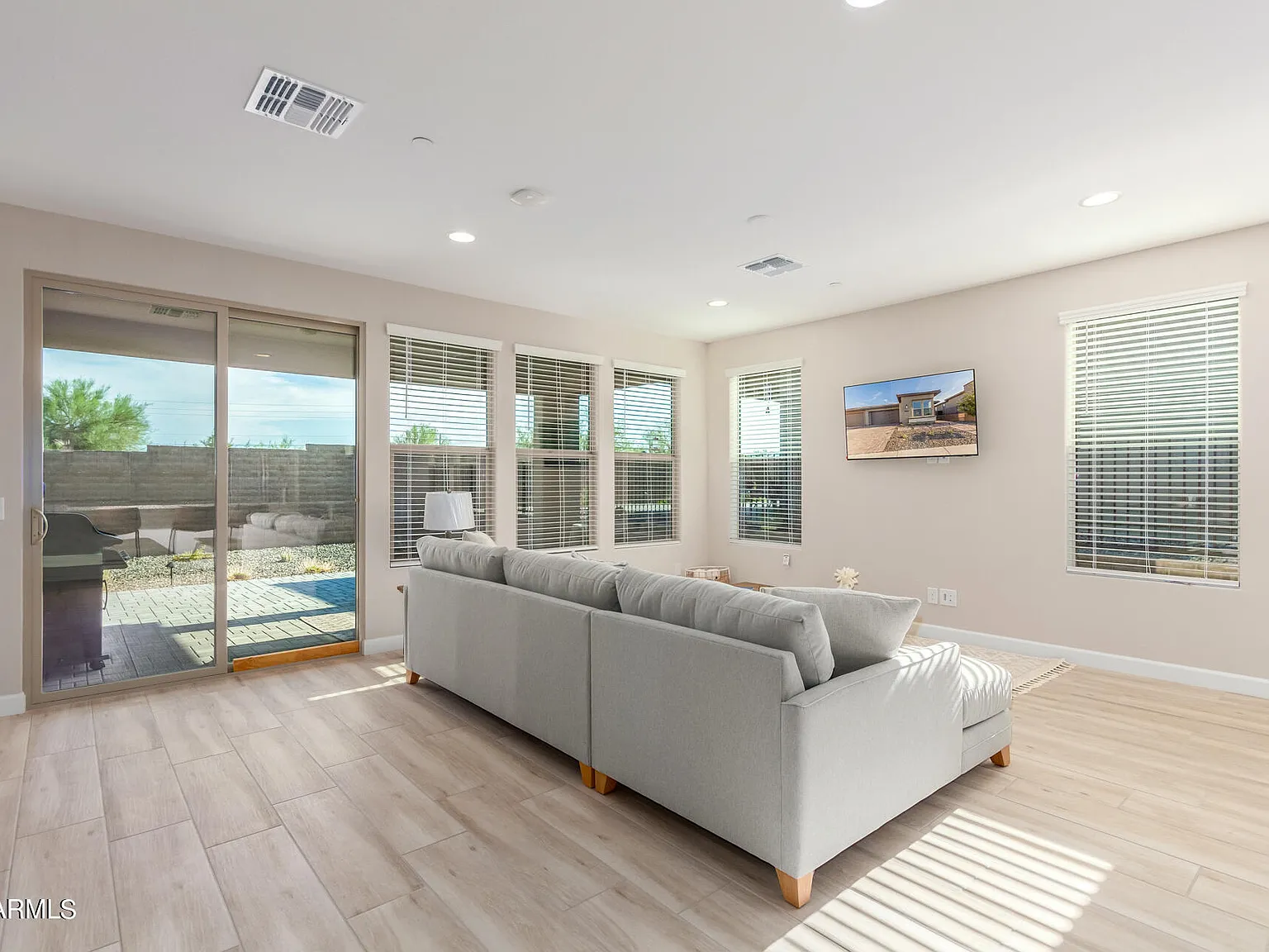 2 bed, 2.0 bath, 1542 sqft, $3,995 — Photo 4