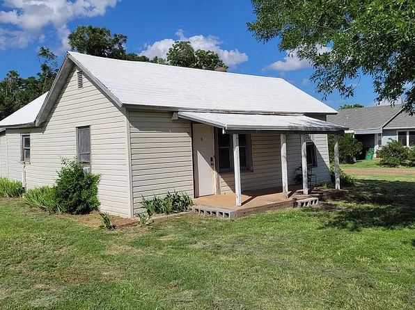 211 E Washington Ave, Electra, TX 76360