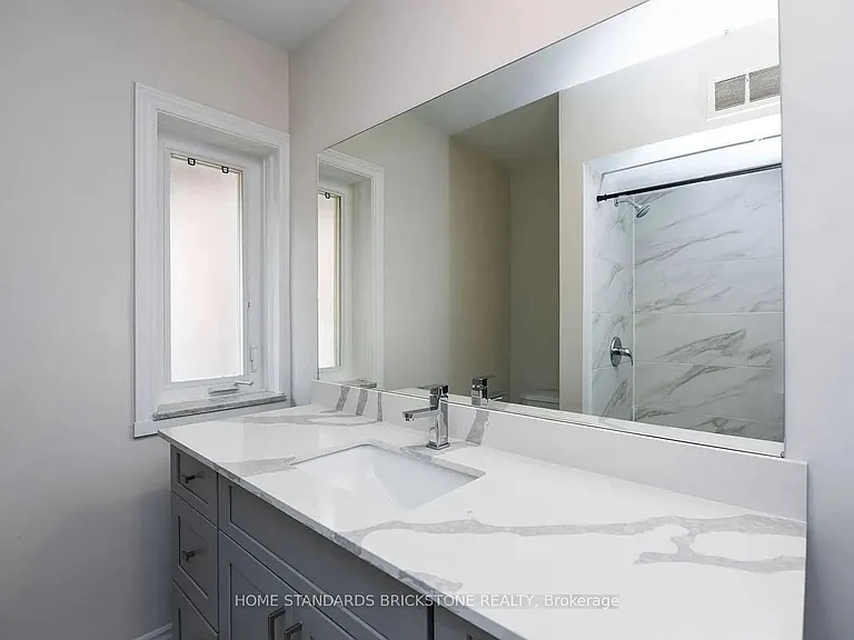 90 Centre Ave — Photo 19
