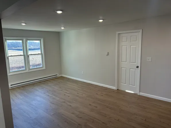 982 S Schodack Rd #4, Castleton On Hudson, NY 12033