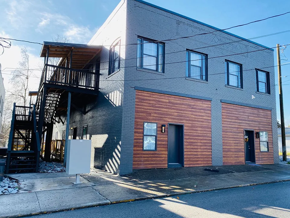 407 W 4th St