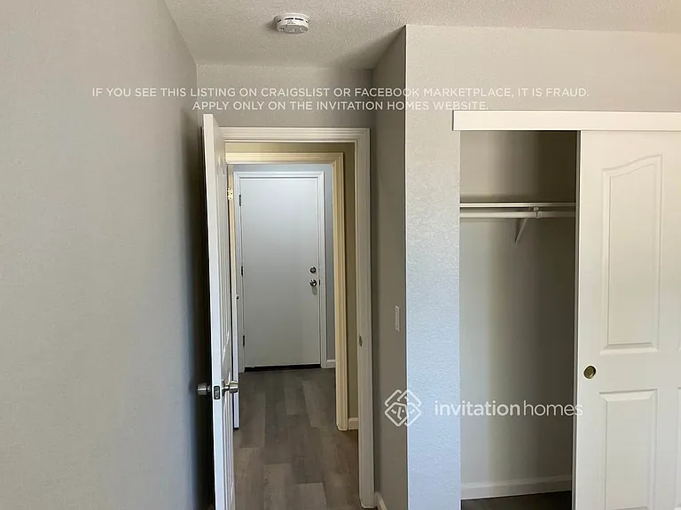 472 Woodcrest Dr — Photo 12