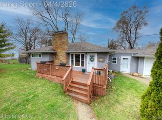 2293 Nichols Ave, Flint, MI 48507