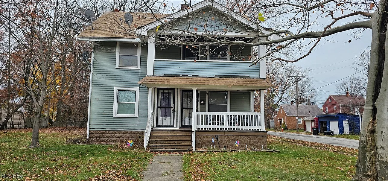 1328 E 187th St photo 1