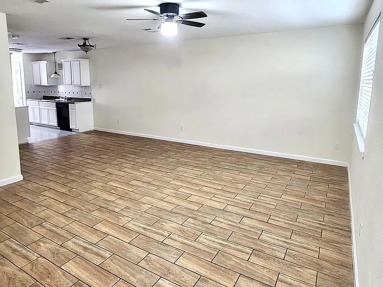 11899 Algonquin Dr #5 — Photo 2