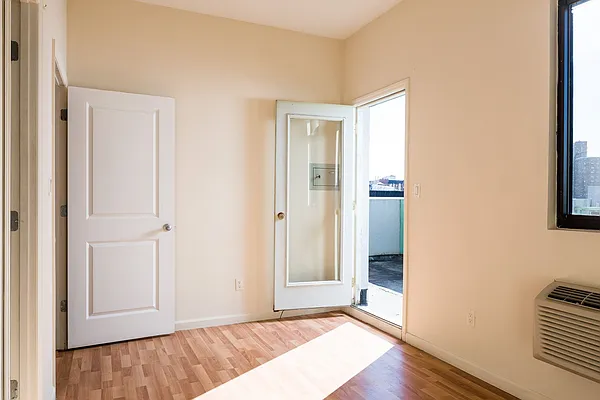 Rented by Nooklyn NYC LLC | media 8