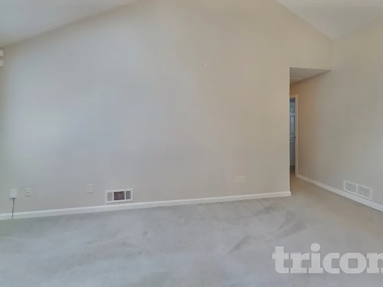 160 Branchwood Dr — Photo 2