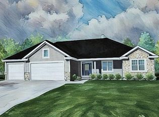 W220N4599 Timber Dr, Pewaukee, WI 53072