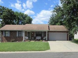 829 Wildwood Dr, Bethalto, IL