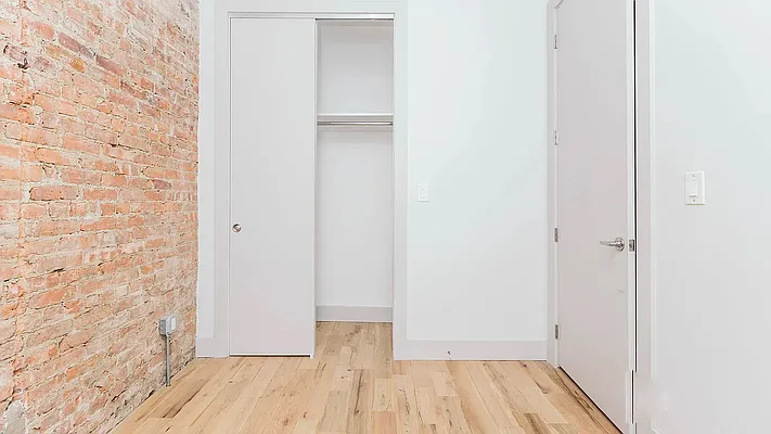 Rented by The Property Firm | media 7