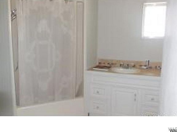 4th image of 1076 Zircon Cir