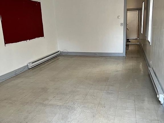 3rd image of 190 W Ontario St