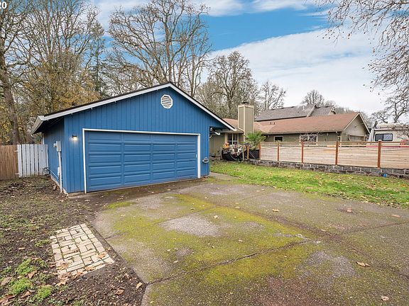 3rd image of 279 NE Park Pl