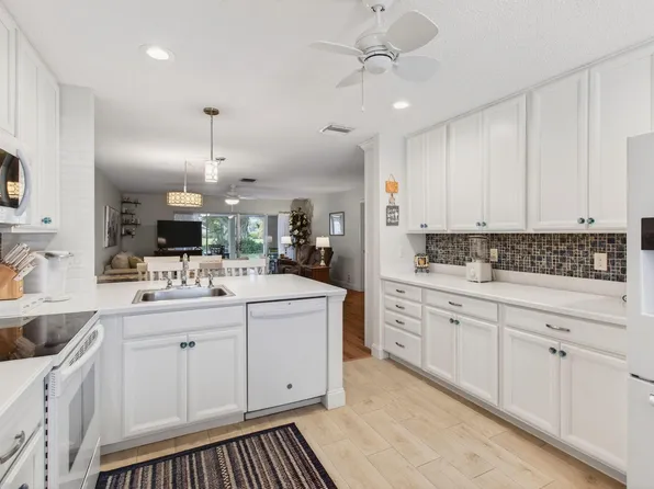 5452 Poppy Place #D, Delray Beach, FL 33484