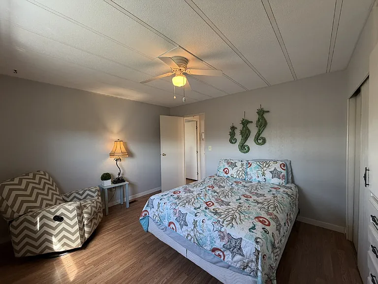 542 Tampico Dr — Photo 25