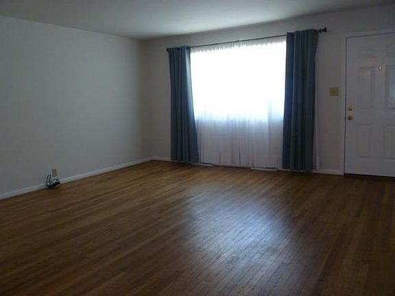 2nd image of 2527 Philwood Dr