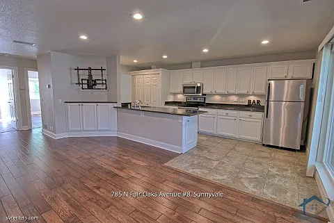 785 N Fair Oaks Ave #8 Photo 1