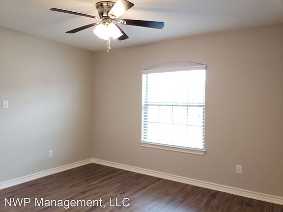 4th image of 4300 Huntingtower Dr Unit 701