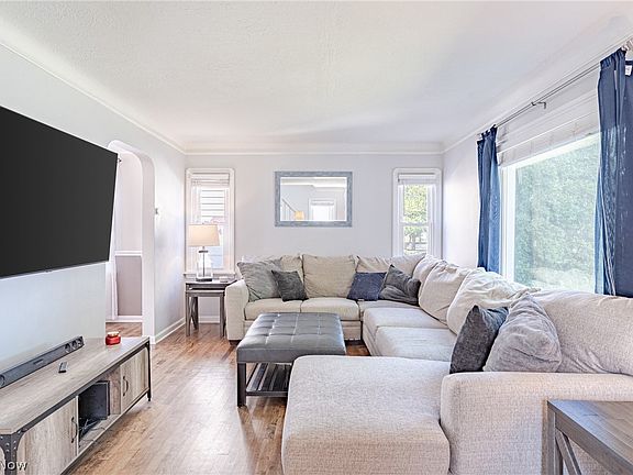 4th image of 3342 W 155th St