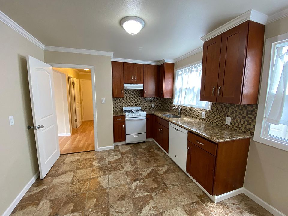 1st image of 1305 18th St #5