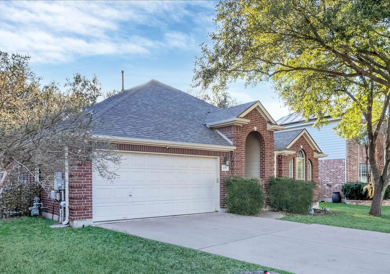 Charming one story home backing greenbelt — Photo 2