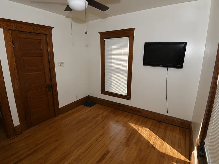 531 Tennyson Ave — Photo 32