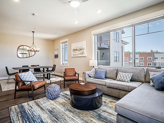 4th image of 400 Baker Dr #303