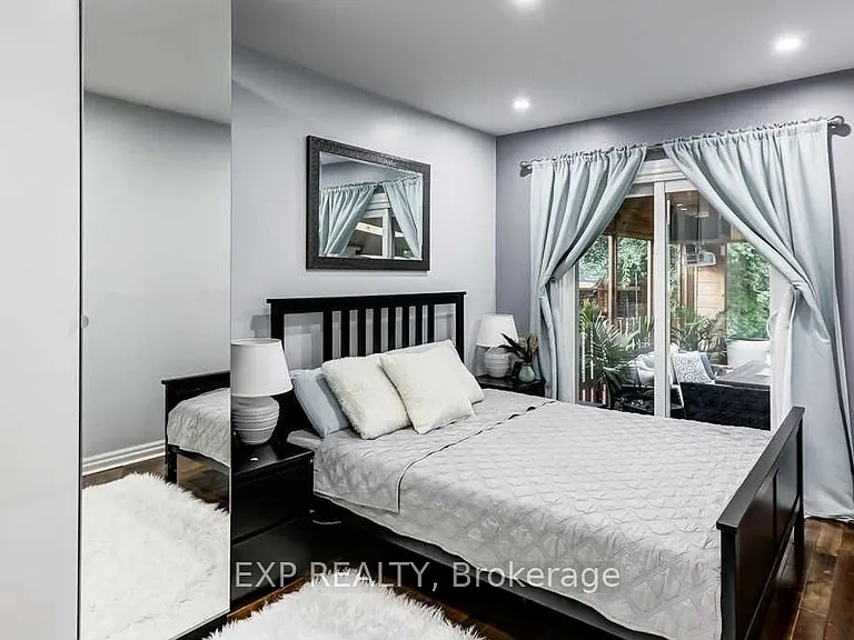 72 Billington Cres #UPPER — Photo 15