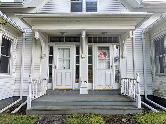 4th image of 2185 Main St