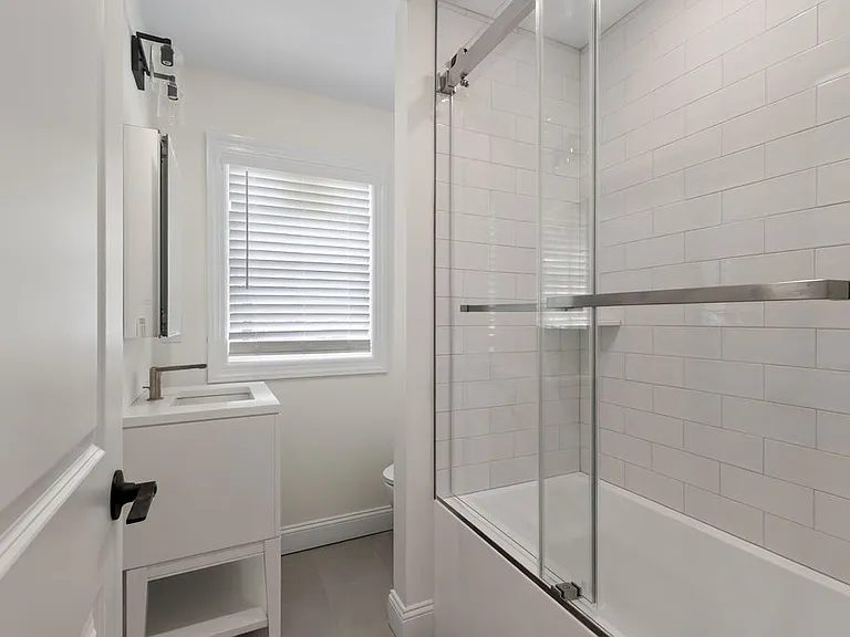 18 Walnut St #B — Photo 11