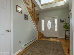 127 Central Pkwy, Merrick, NY 11566