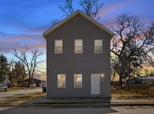 1101 W 6th St, Davenport, IA
