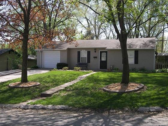 1st image of 1047 S 50th Dr