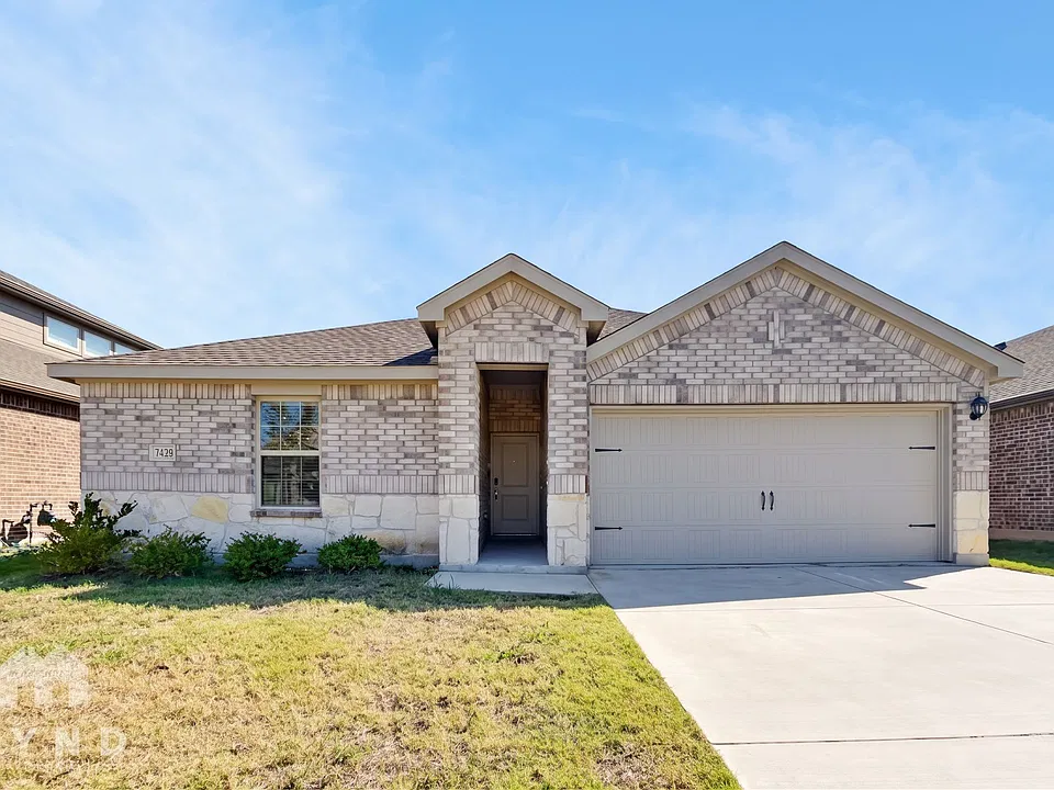 7428 Mayplace Dr