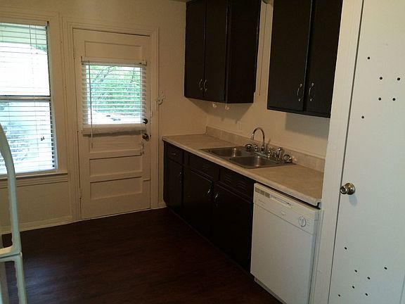 4th image of 5049 Lyndon Dr