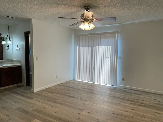 1653 Willow Ave — Photo 7