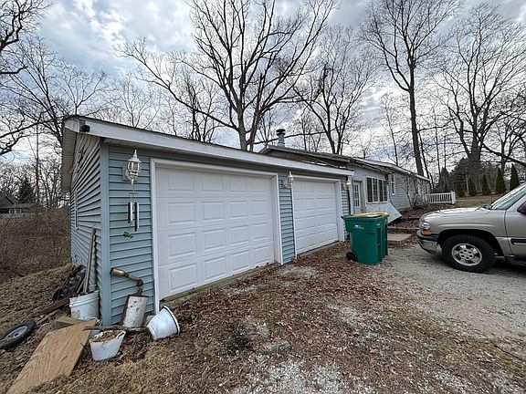 4th image of 362 W Division Rd