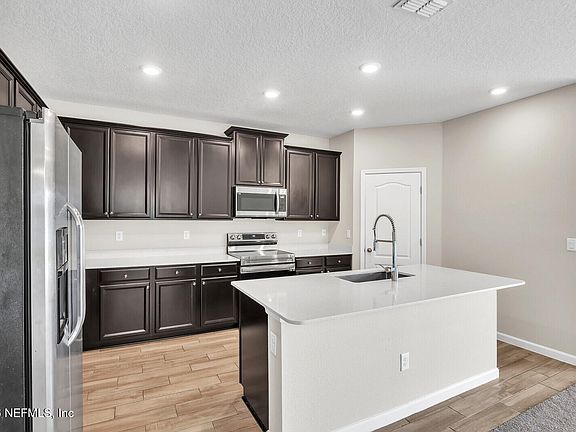 5th image of 16187 Blossom Lake Dr