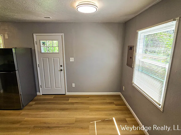 4652 Ashtree Dr — Photo 4