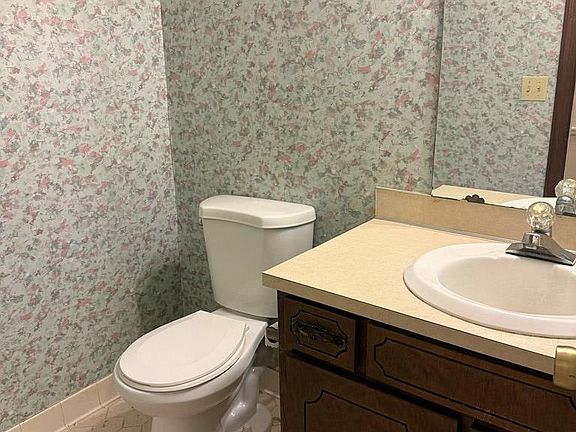 3rd image of 6939 Widgeon Dr