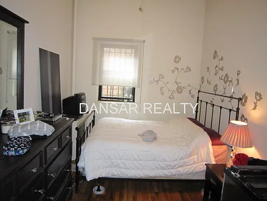 Rented by JK Dansar Corp | media 25