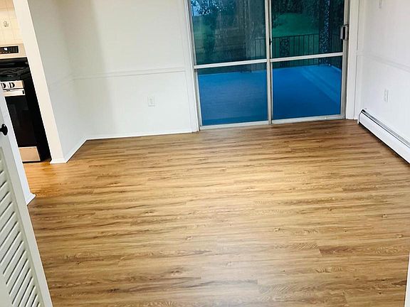 5th image of 14825 Ashdale Ave