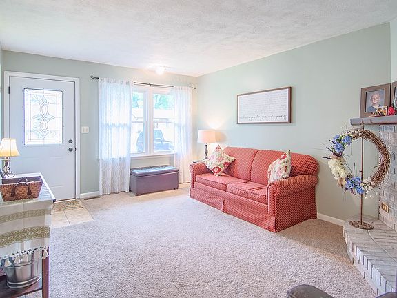 3rd image of 2661 Strawbridge Pl