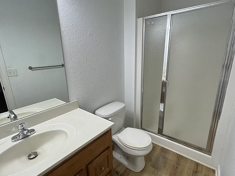 820 SW Peach Tree Ln — Photo 13