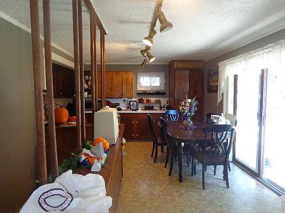 4th image of 92 Oakwood Ave