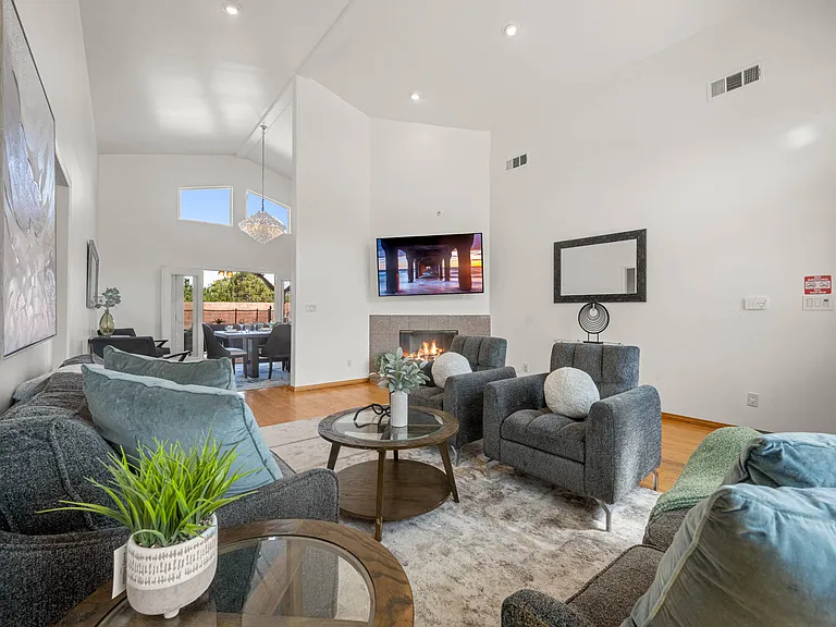 5114 Etiwanda Ave — Photo 4