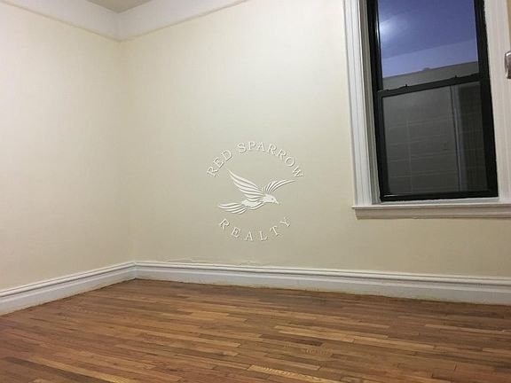 5th image of 36 Bedford Park Blvd E APT 4E